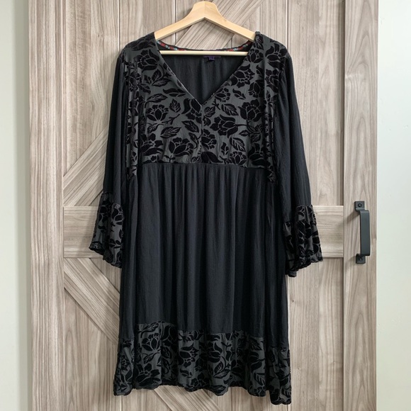 Artesia Dresses & Skirts - ( Artesia ) Black Floral Velvet Shift Midi Dress